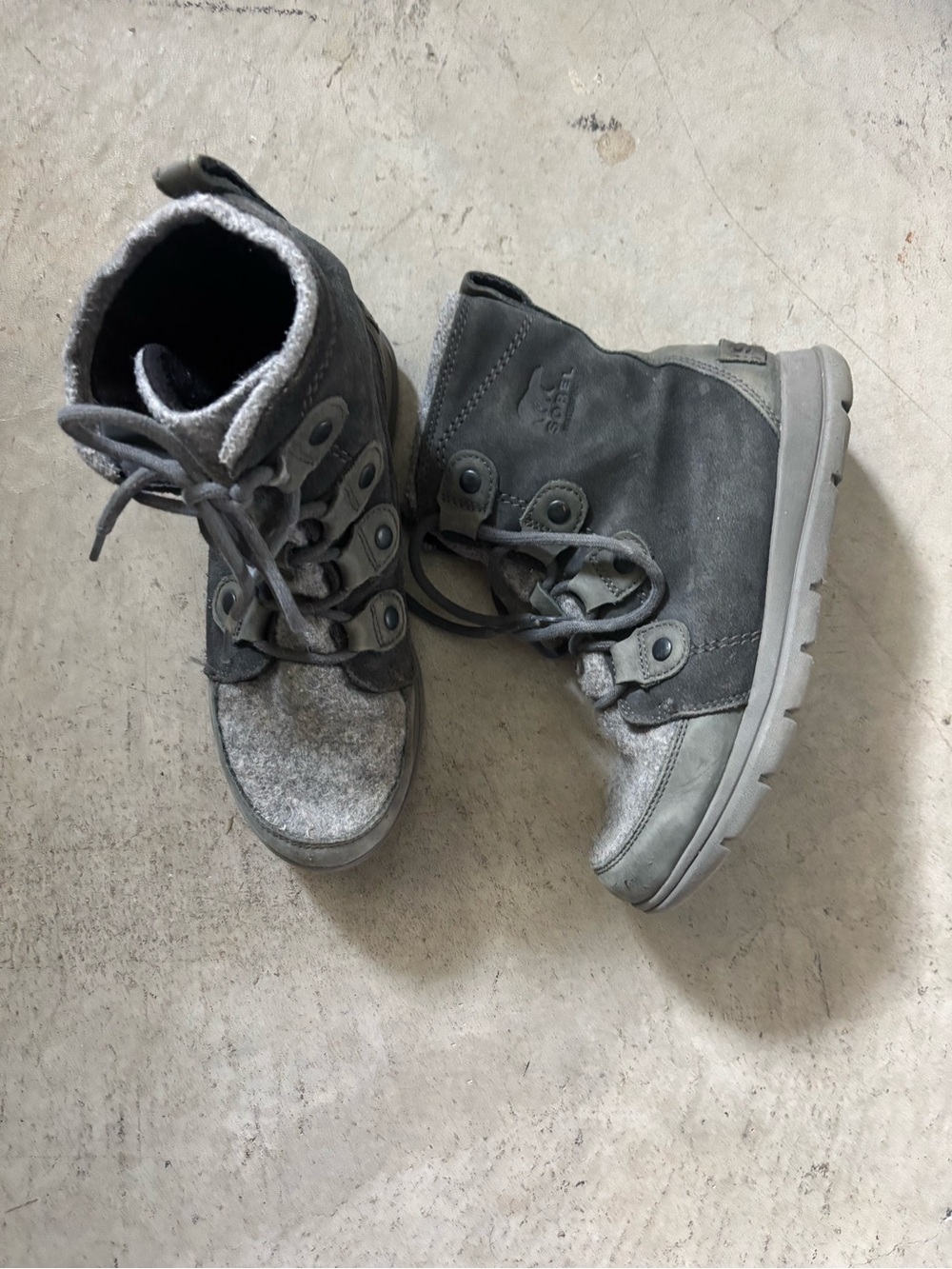 Sorel womens Grey Lace-Up Winter Ankle Boots